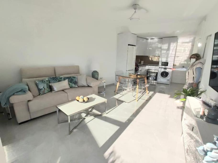 Lux. Frontbeach-Terrace. 5 Pools.Tv. 2 A.C.Netflix ベナルマデナ エクステリア 写真