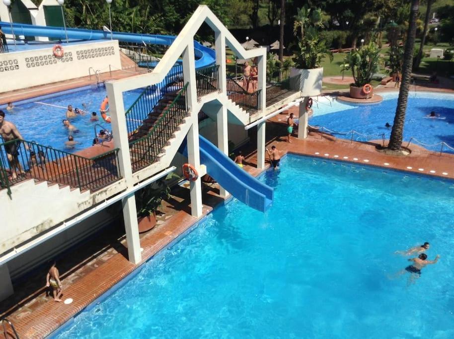 Lux. Frontbeach-Terrace. 5 Pools.Tv. 2 A.C.Netflix ベナルマデナ エクステリア 写真