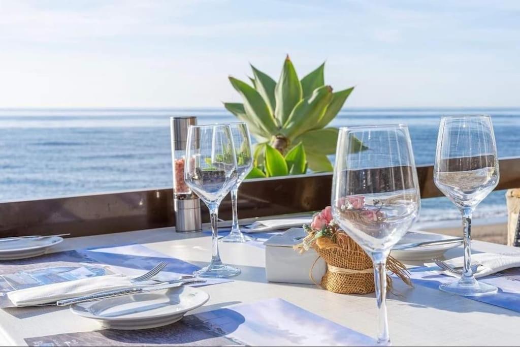 Lux. Frontbeach-Terrace. 5 Pools.Tv. 2 A.C.Netflix ベナルマデナ エクステリア 写真