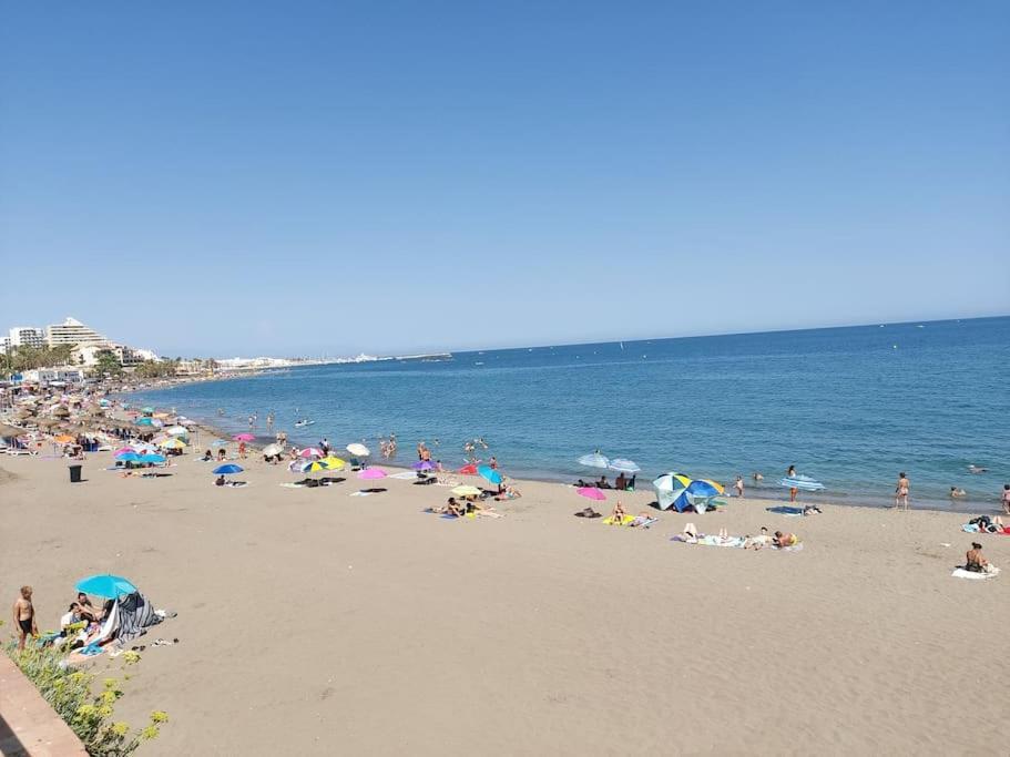 Lux. Frontbeach-Terrace. 5 Pools.Tv. 2 A.C.Netflix ベナルマデナ エクステリア 写真