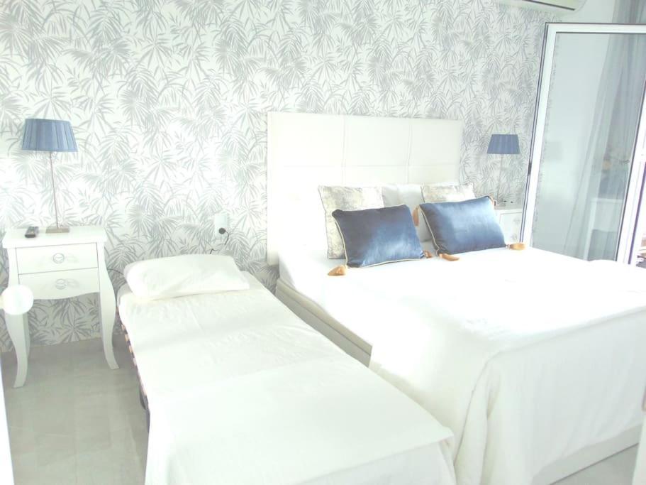 Lux. Frontbeach-Terrace. 5 Pools.Tv. 2 A.C.Netflix ベナルマデナ エクステリア 写真