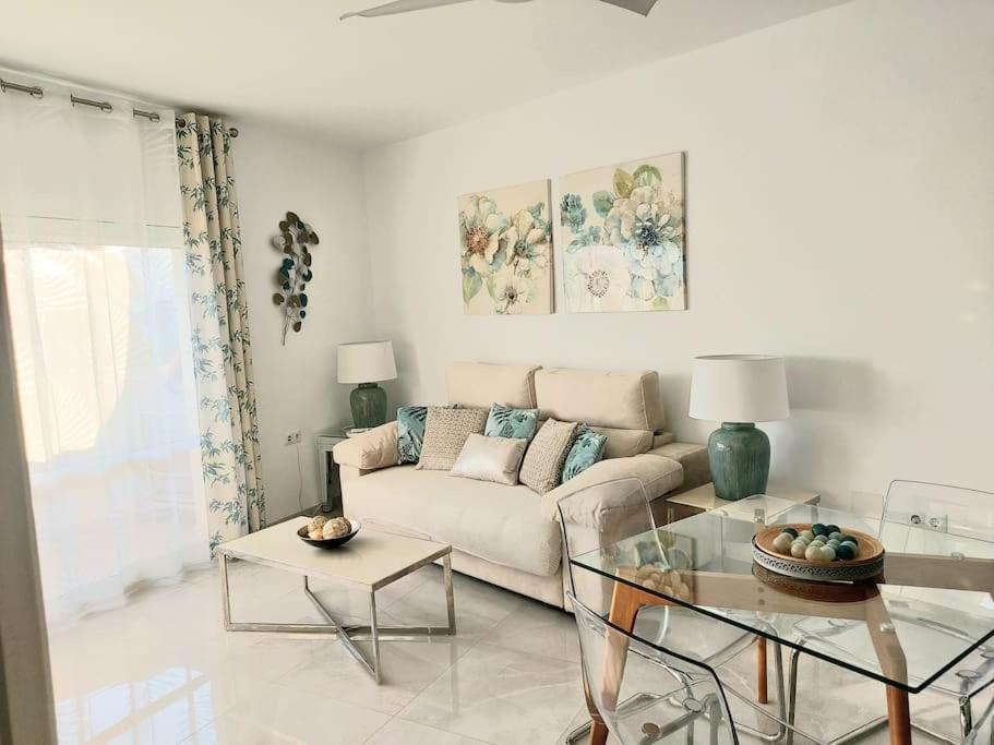 Lux. Frontbeach-Terrace. 5 Pools.Tv. 2 A.C.Netflix ベナルマデナ エクステリア 写真