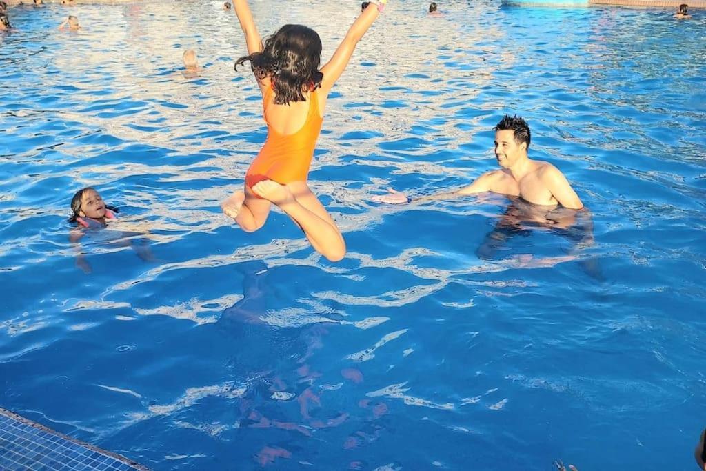 Lux. Frontbeach-Terrace. 5 Pools.Tv. 2 A.C.Netflix ベナルマデナ エクステリア 写真