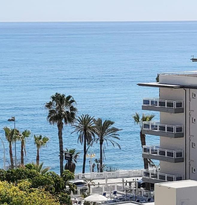 Lux. Frontbeach-Terrace. 5 Pools.Tv. 2 A.C.Netflix ベナルマデナ エクステリア 写真
